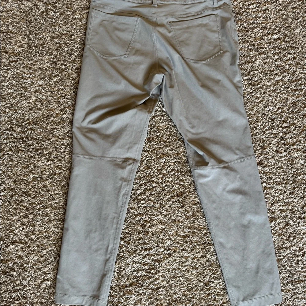 Lululemon Men’s ABC Slim Fit Chino Pants Khaki 33x30 - Picture 2 of 4